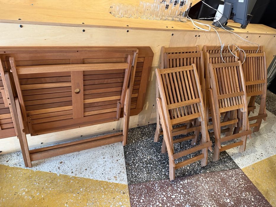 Продава се интериорно оборудване и основно кухненско оборудване