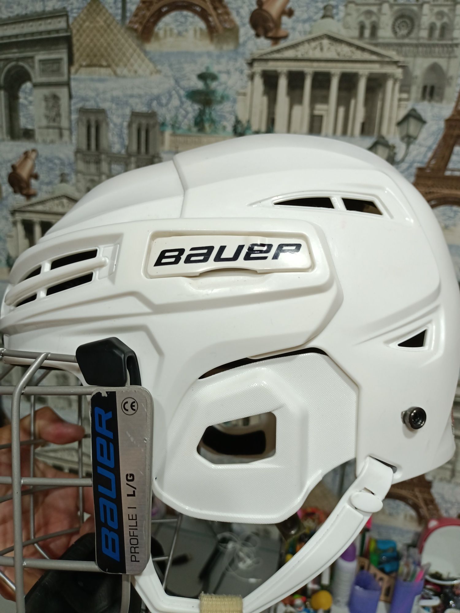 Хоккейный шлем каска