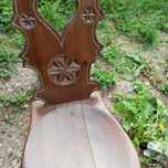 Scaune rustice sculptate