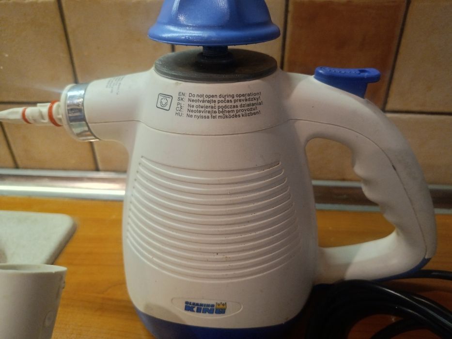 Aparat de curatat cu aburi