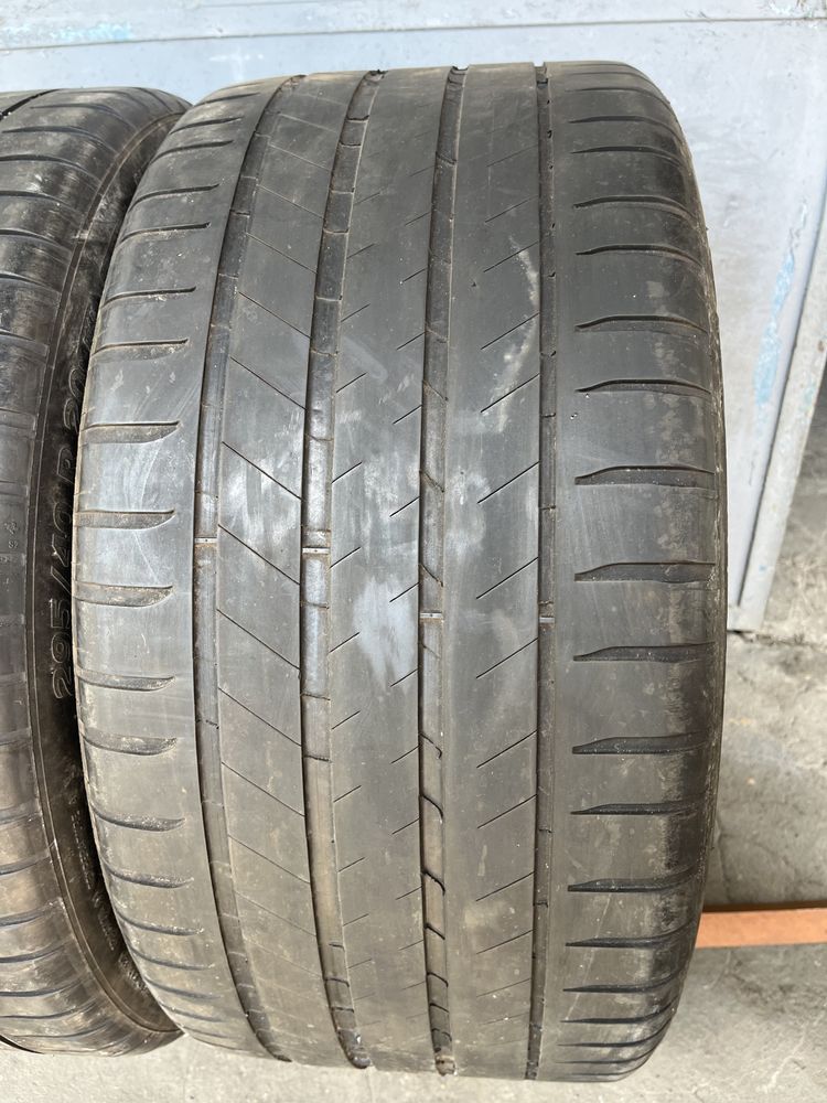 2 бр. летни гуми 295/40/20 Michelin NO DOT 2216 3+ mm