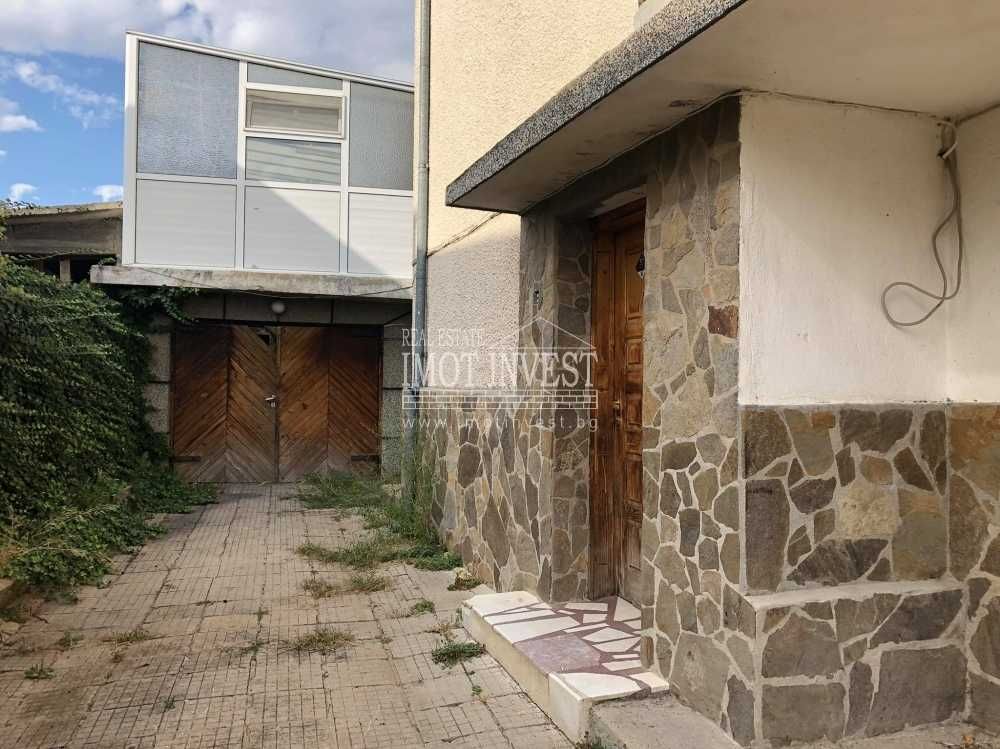 Продава се Къща в Хисаря - 360 кв.м за 389 €/кв.м - Снимка #2