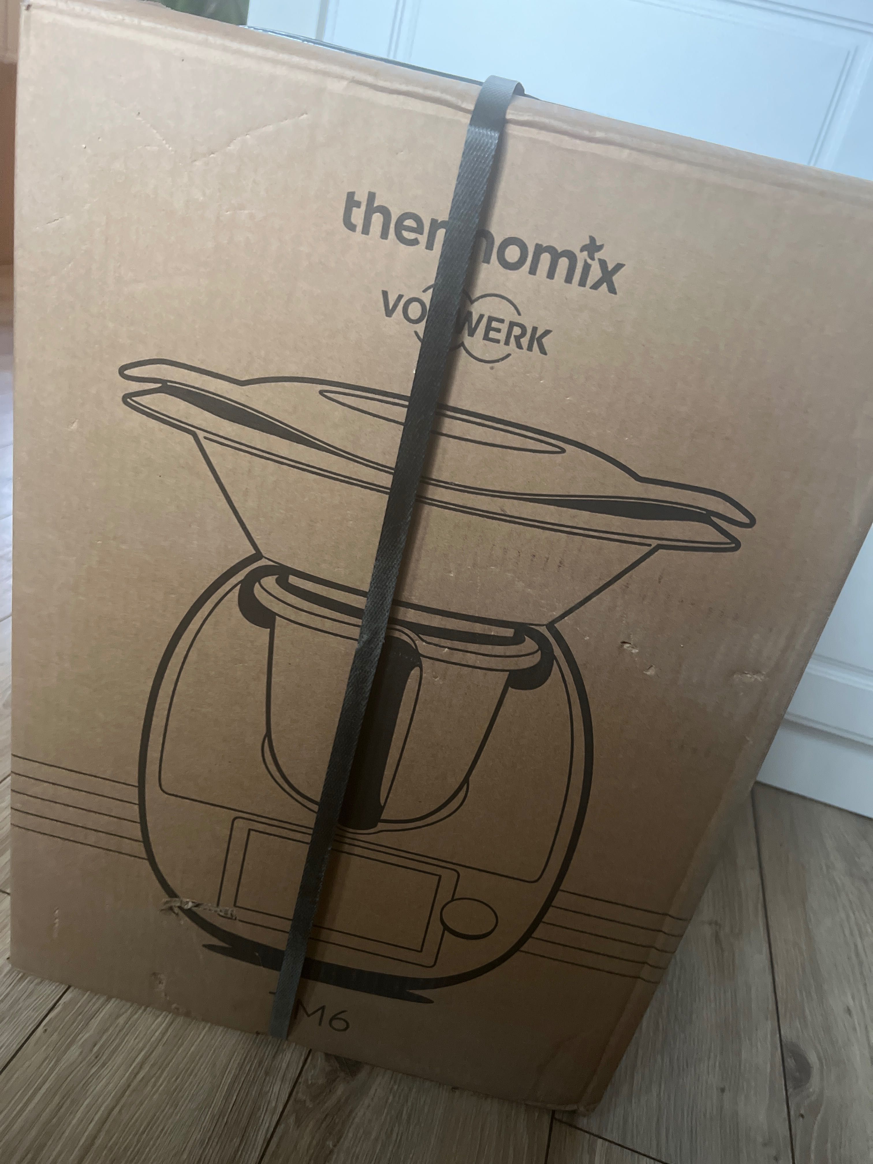 Vând Thermomix, nou garanție 2 ani.