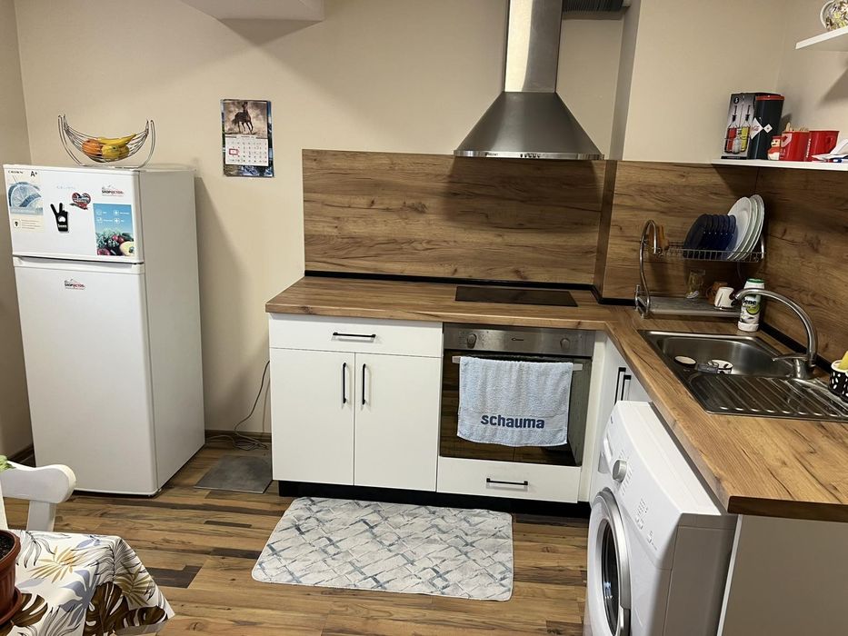 Дава се под наем Двустаен апартамент в Димитровград - 68 кв.м за 229.5 € - Снимка #1