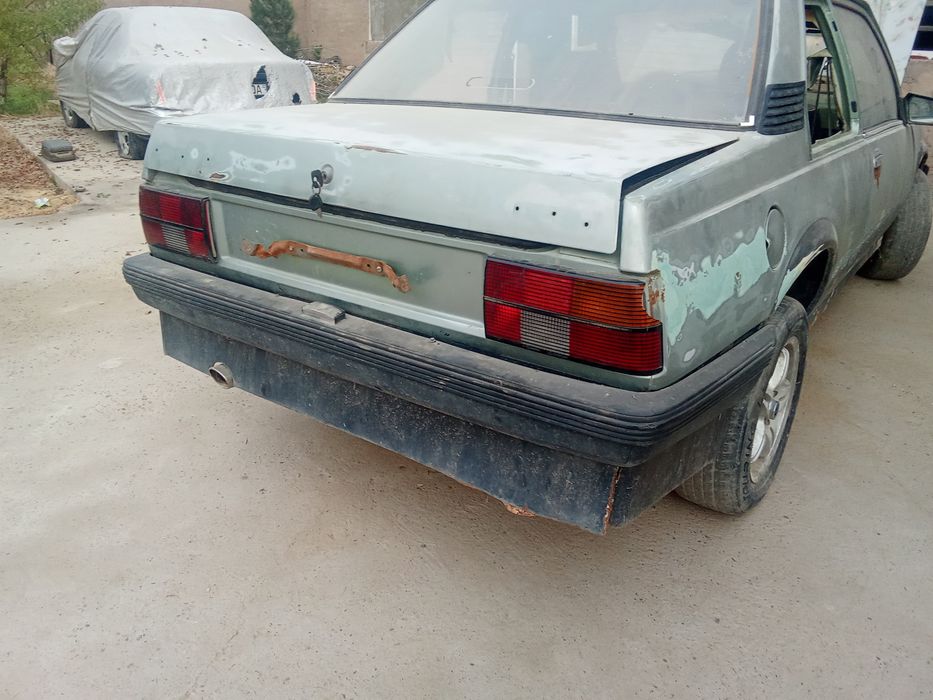 Опел Аскона запчаси