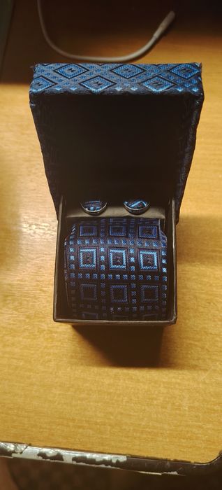 Продам галстук качественный