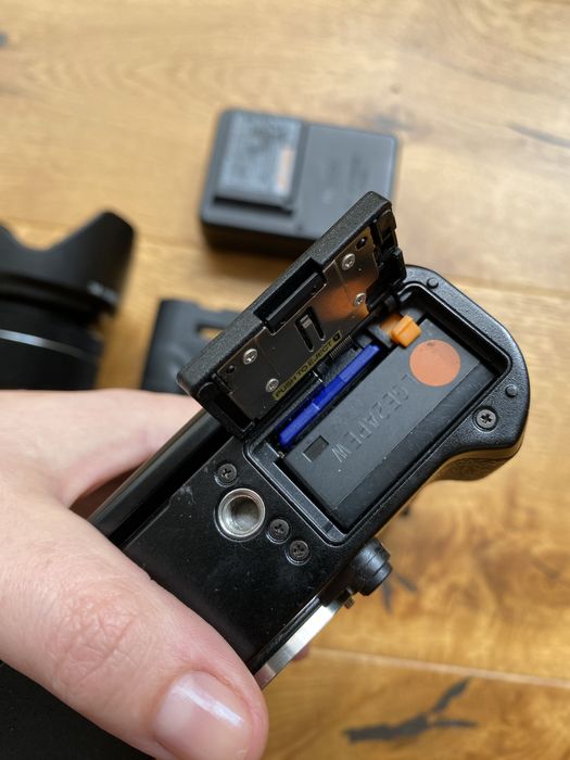 Fujifilm xt-20 mirrorless cu obictiv 18-55mm si accecsori