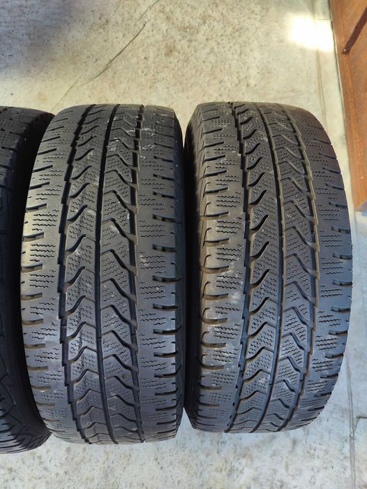 2 бусови гуми 235/65R16C Goodyear UltraGrip Cargo 115/113S M+S 3PMFS