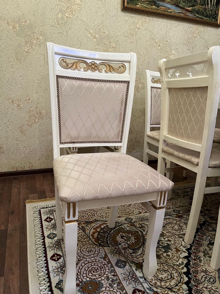 Продою стол и стулья