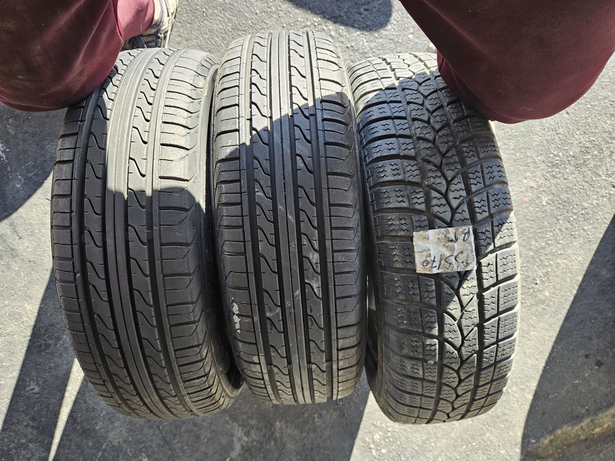 Vând rezerve remorcă 155/70R13.