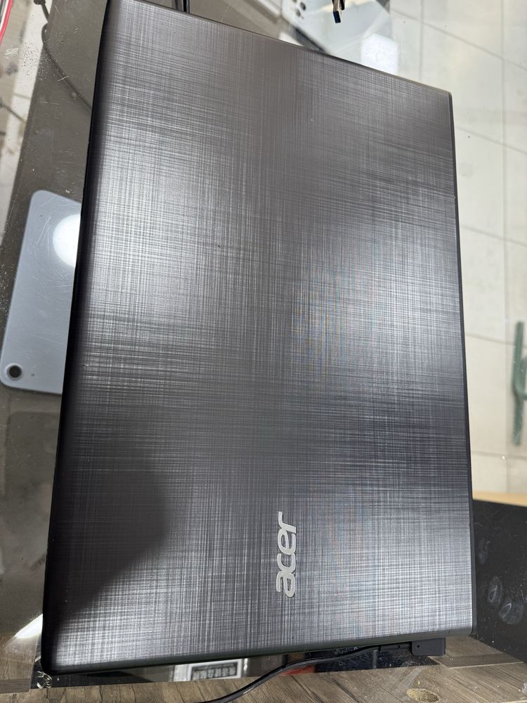 Acer intel i7 ram 8gb ssd 500hdd