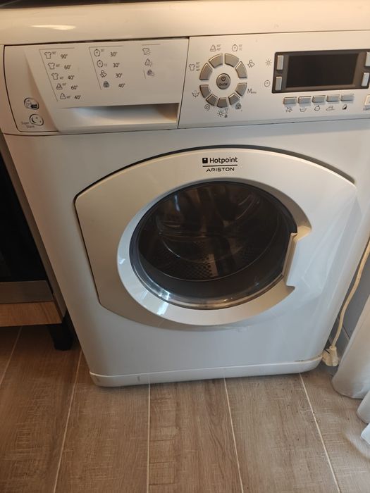 Masina de spalat Ariston Hotpoint, cu uscător