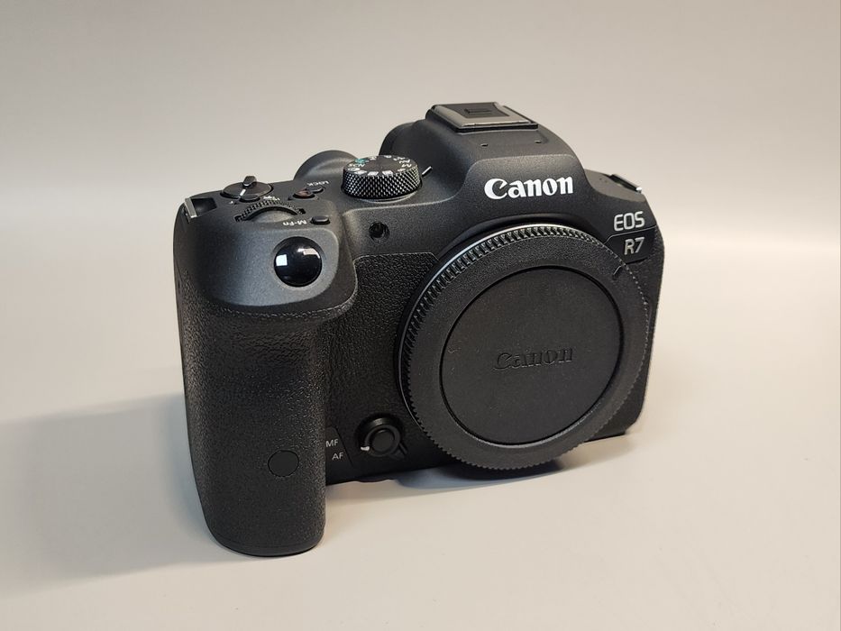 vând/schimb body Canon R7