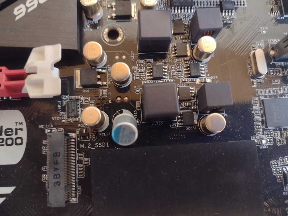 Asrock Fatal1ty 990FX Killer + AMD Phenom II