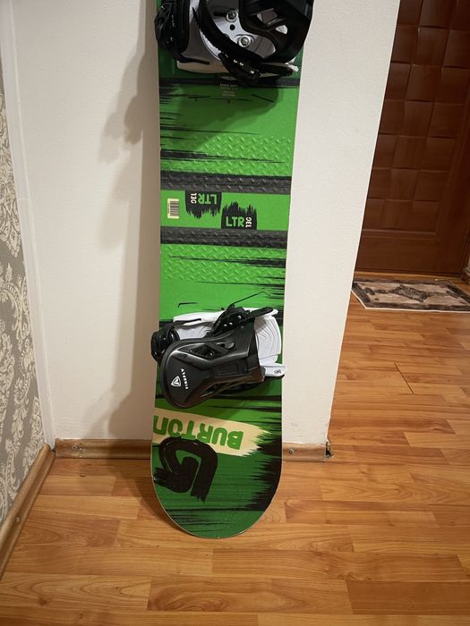 Placa snowboard 130 cm burton cu legaturi
