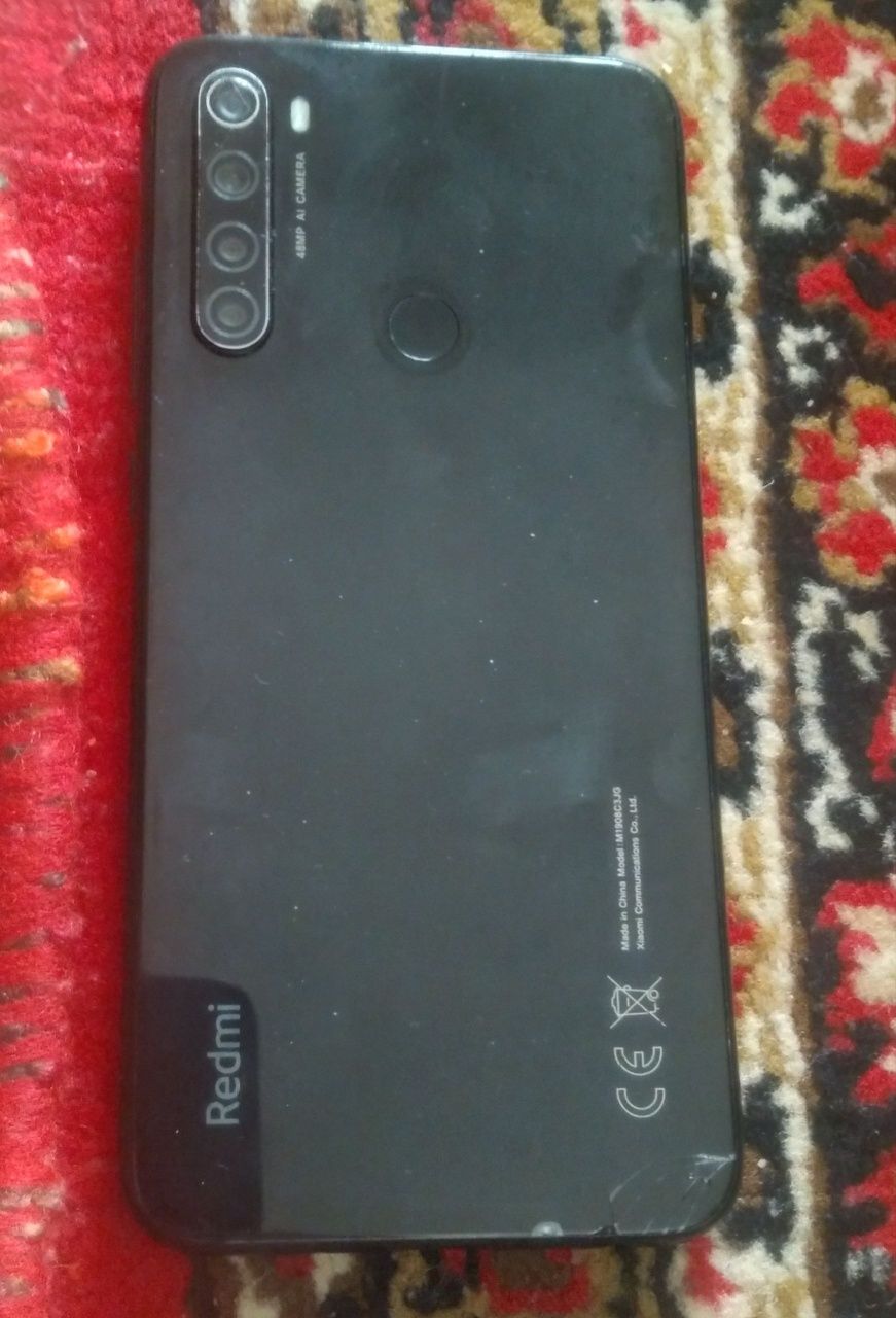 Redmi not 8 xotirasi 32Gb orqa krishkasi ozgina singan