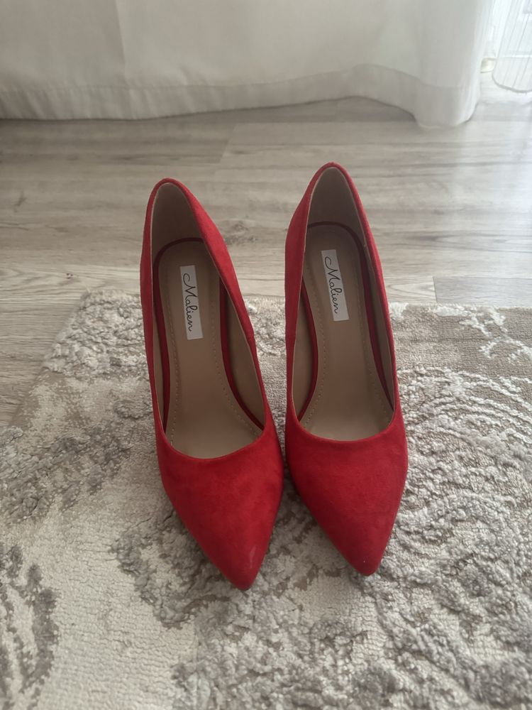 Pantofi noi, nepurtati stiletto mar. 37