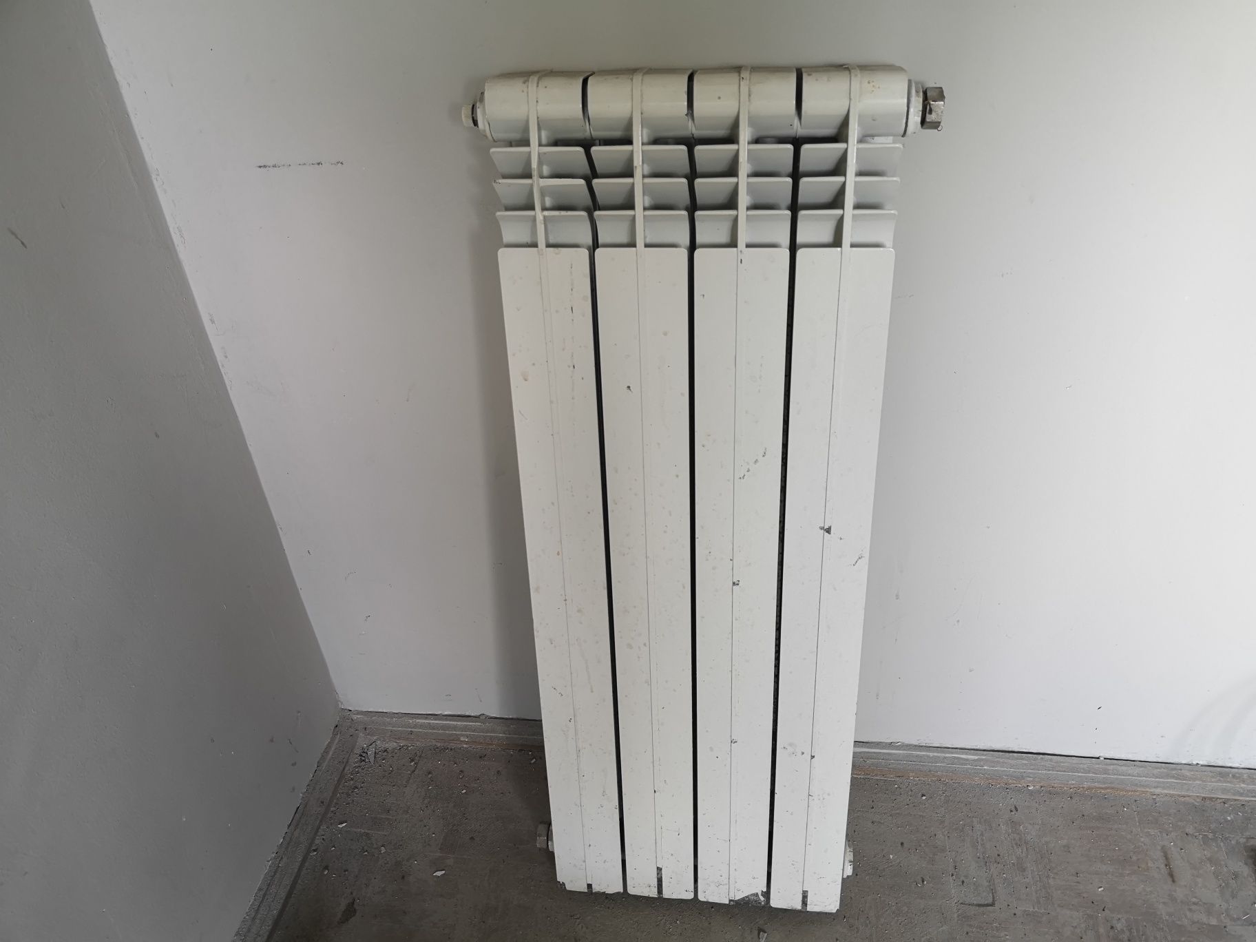 Calorifer (radiator) de aluminiu de vânzare 900 inaltime - folosite