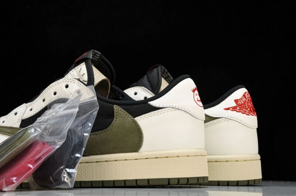 Adidasi Nike Air Jordan 1 Travis Scott Black Olive - Pret Redus
