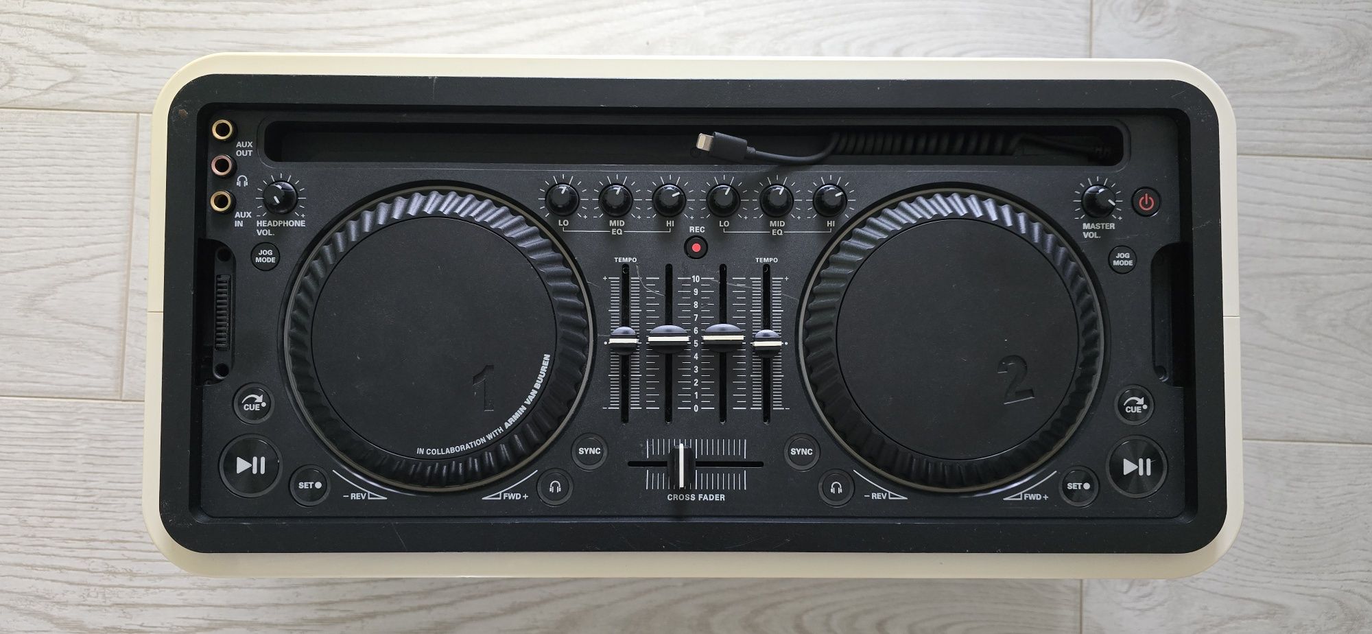 Sistem Philips M1X-DJ Armin Van Buuren