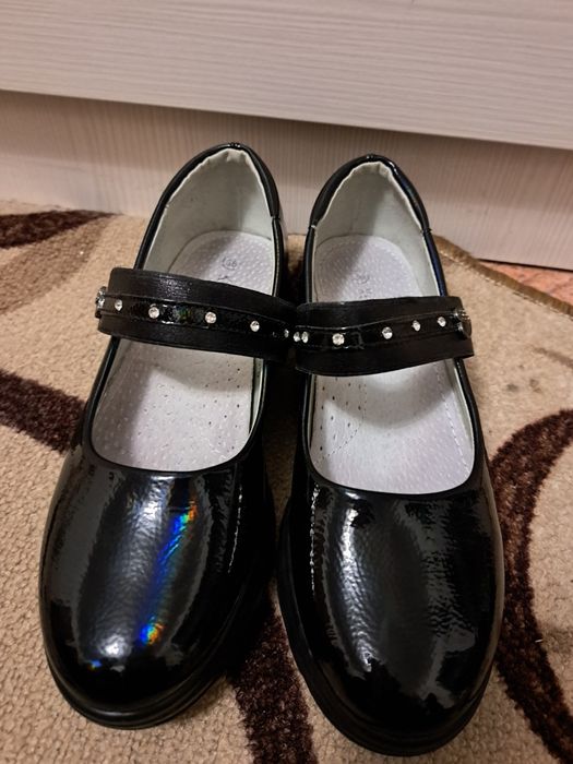 Туфли на девочку, школьные