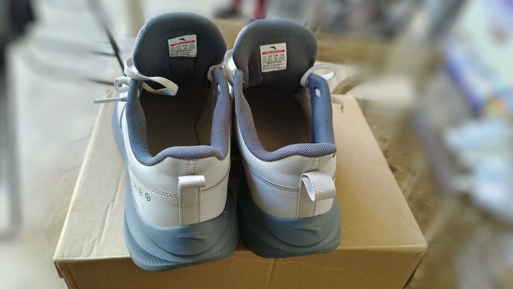 Krosovkalar original Anta suv o'tkazmaydigan kuzgi/bahorgi б/у