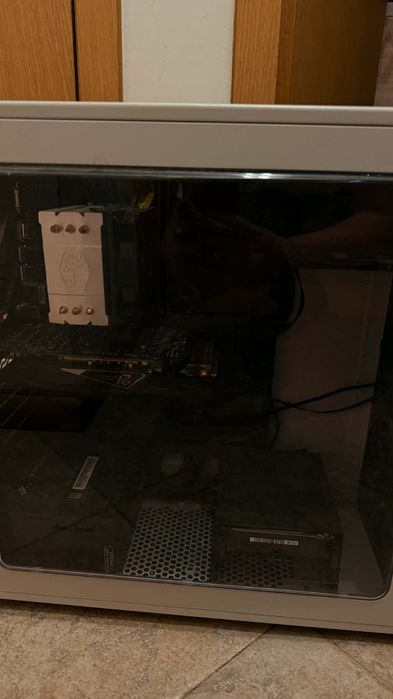 Компютър и монитор