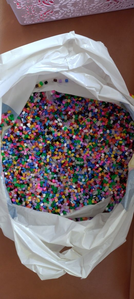 mărgelele PYSSLA 1 kg + diferite forme