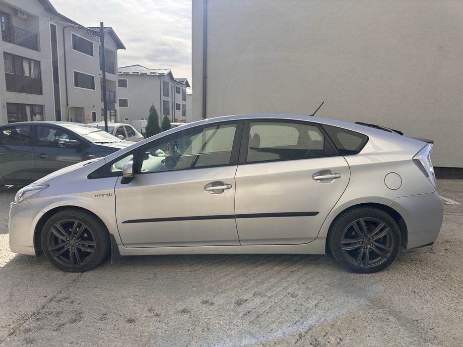 Toyota Prius 1.8 Hybrid – 2010 – 143.000 km!