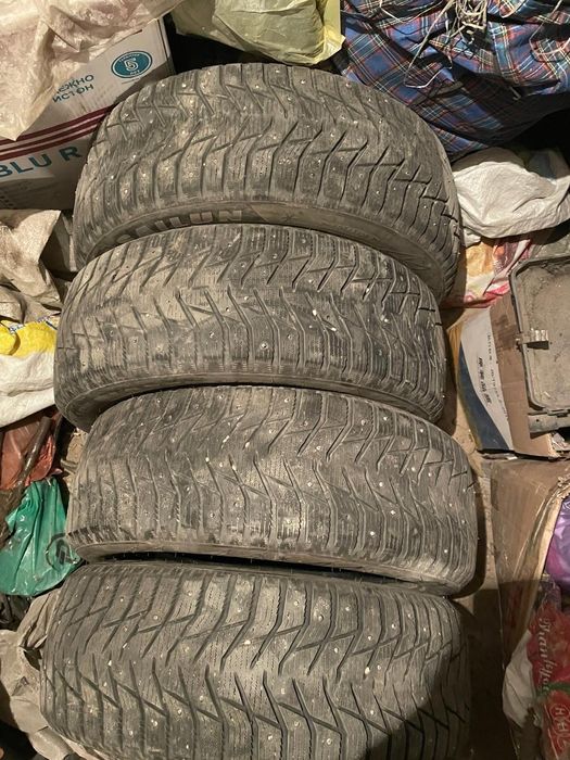 Шины зимние шипованые 215/55 R17
