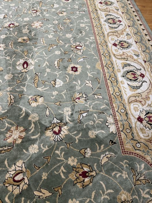 Продам бельгийский шелковый ковер 5*3м