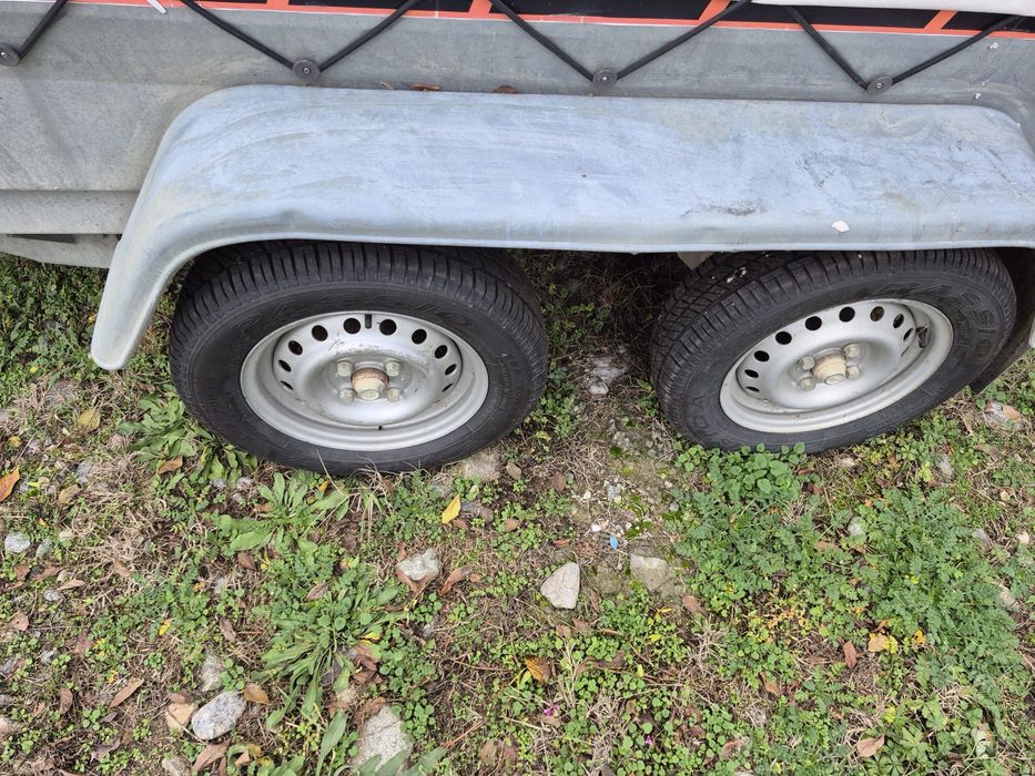 vand remorca 1500kg stare foarte buna
