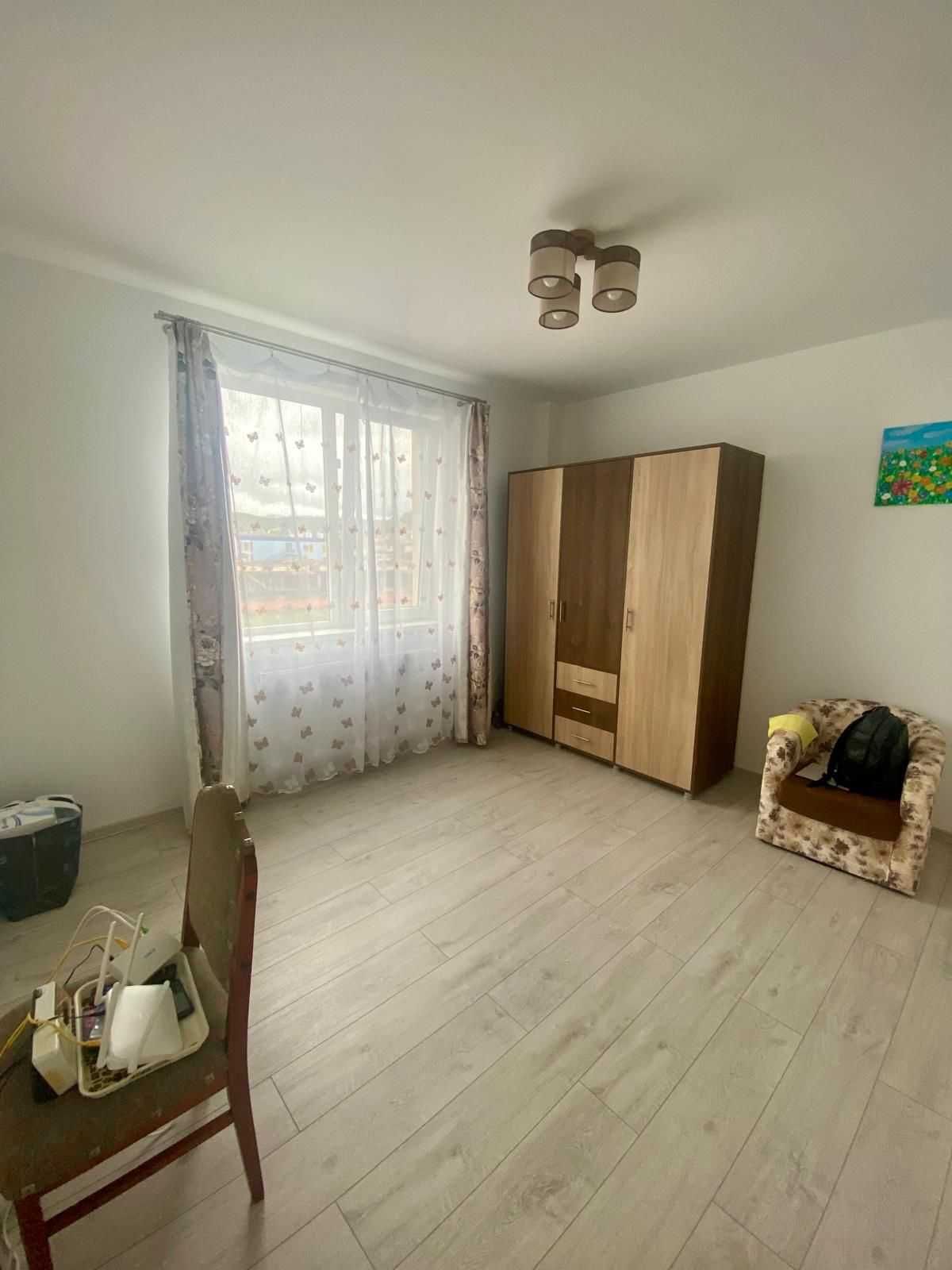 Apartament 2 camere, etaj intermediar, zona Terra