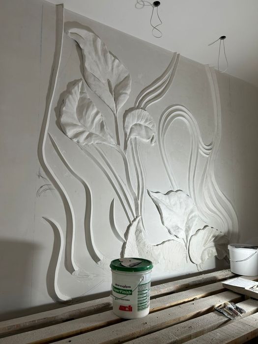 Барельеф. Скала. Скульптор