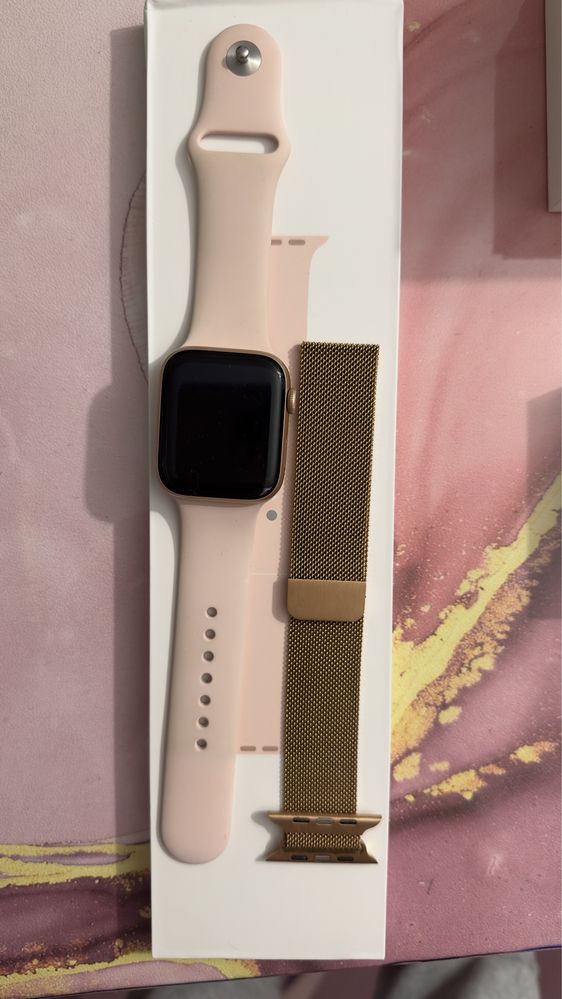 Vând Apple Watch 6 44mm Gold în stare perfectă, FULL BOX