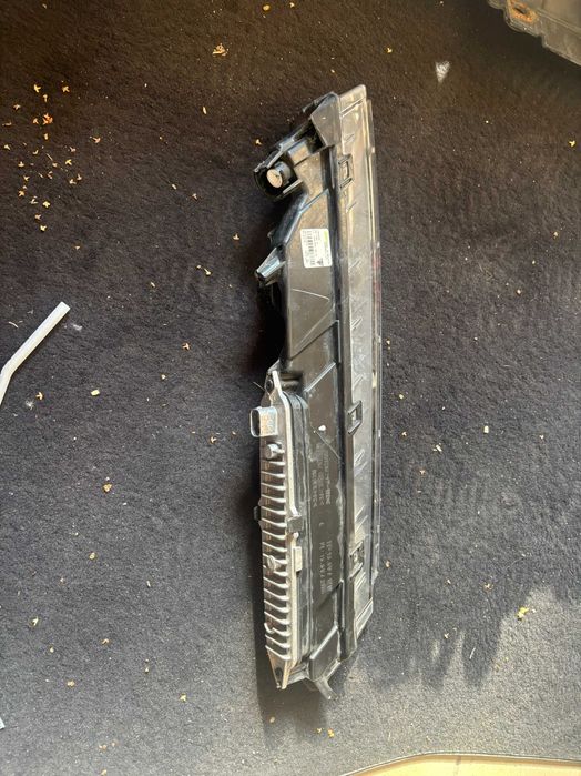 DRL porsche cayenne 9y lumini de zi semnalizare 9y0941181A cu defect