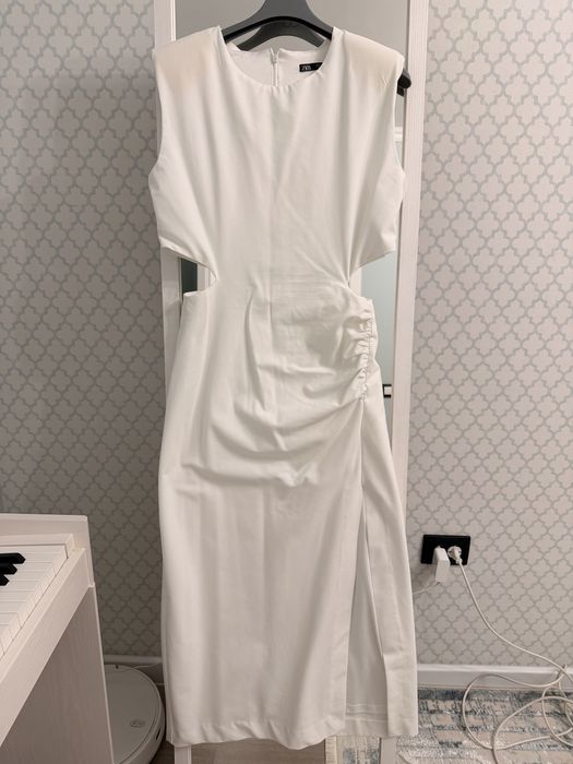 Белое платье от Зары