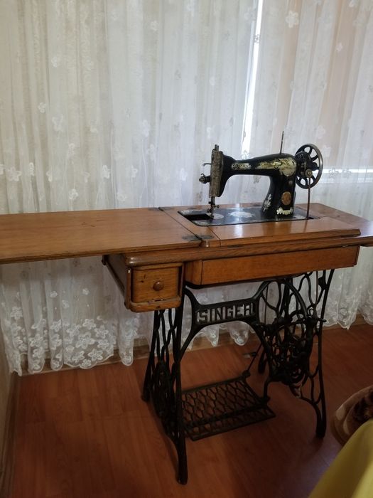 Masina de cusut Singer