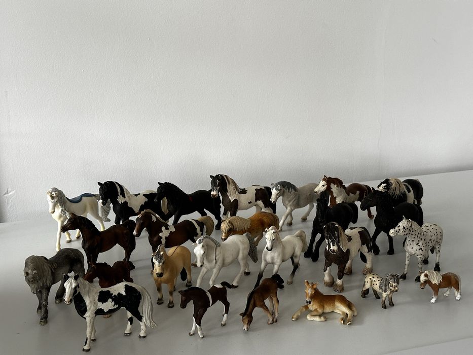 25Cai si Ponei Firma Schleich Pentru Activitati Educative Sau Colectie