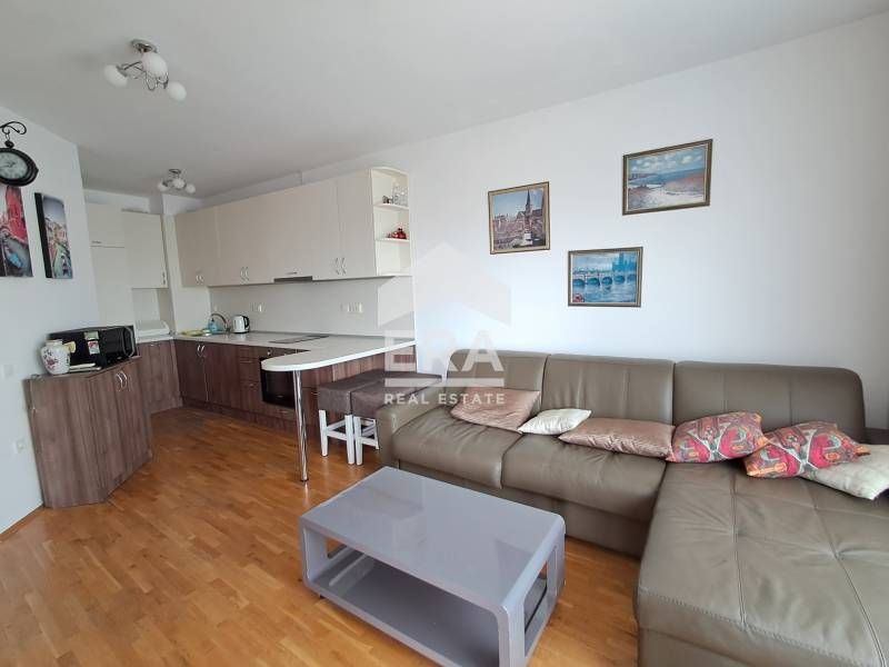 Продава се Двустаен апартамент в к.к. Св.Св. Константин и Елена - 84 кв.м за 2159 €/кв.м - Снимка #1