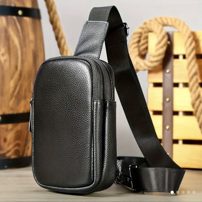 Луксозна, Компактна и Стилна дисплей чантичка /Премиум естествена кожа