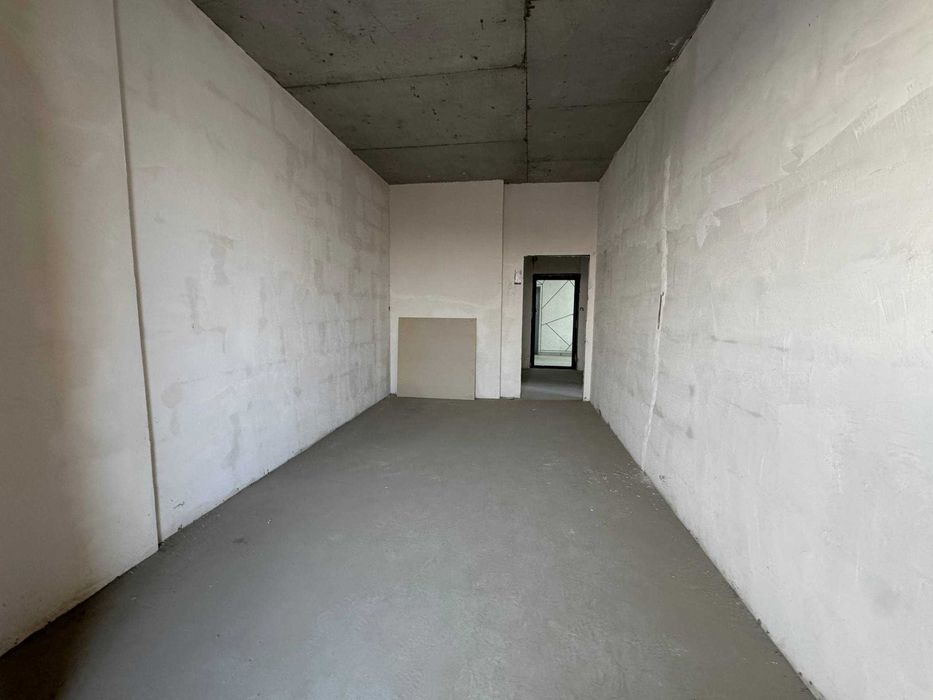 Buxoroda kvartira xonadon uy sotiladi 2 xonali .6 5 va 8 qavatlarda.