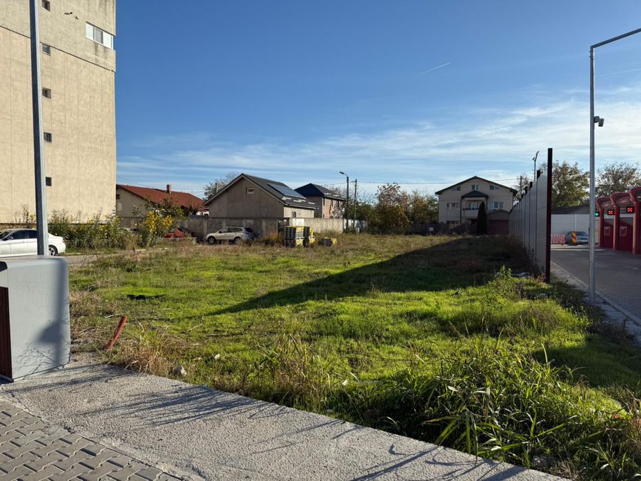 De vânzare teren – 900 mp, poziție excelentă!