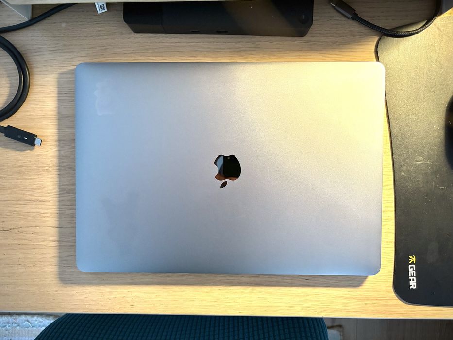 Apple Macbook Pro 15” i7 2.6 Ghz, RAM 16 Gb, SSD 240 Gb (2019) - A1990