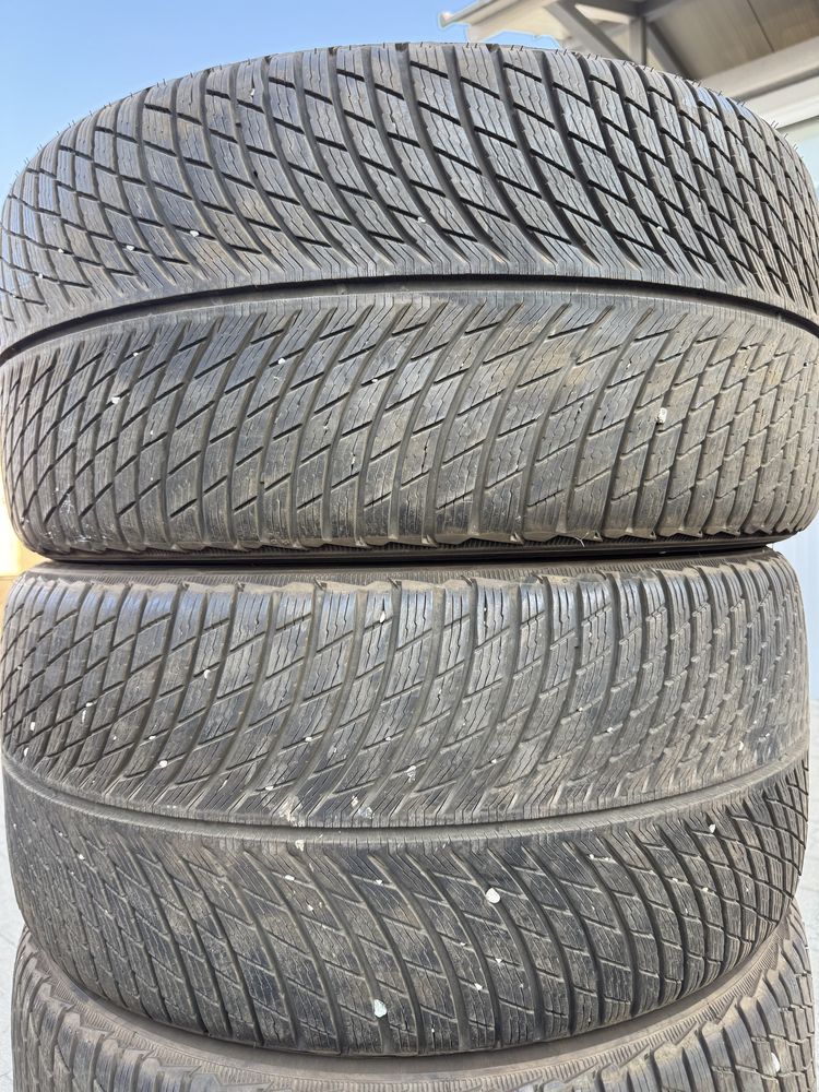 4бр Почти Нови Зимни Гуми MICHELIN 295/40/21