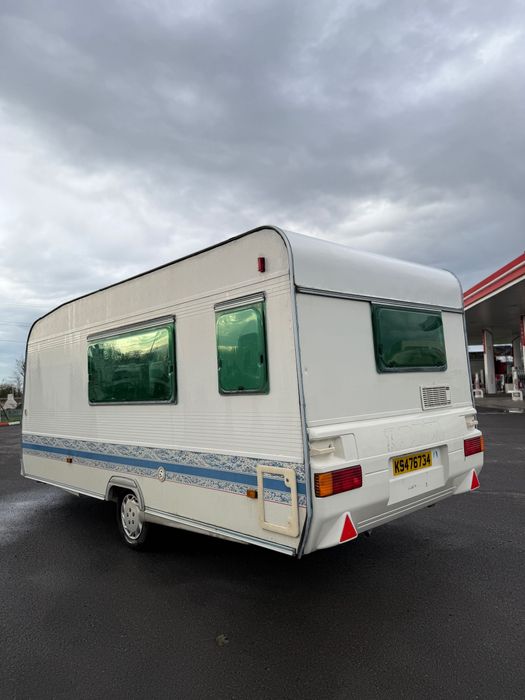 Каравана Адриа със спалня