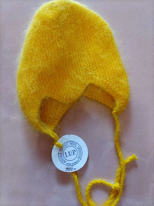 Caciula bebe, noua, 50%angora, moale si pufoasa, model puisor