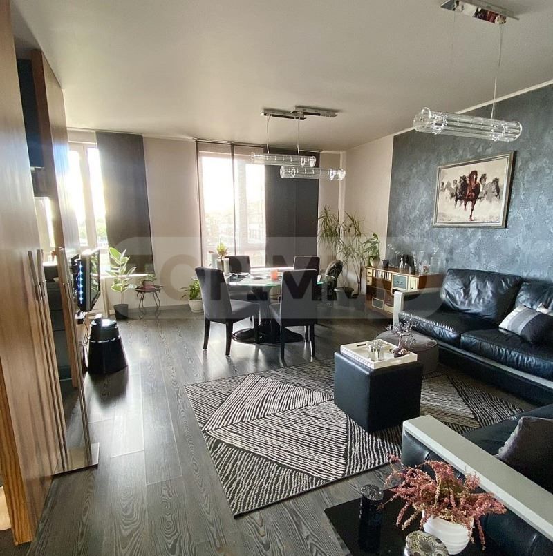 Продава се Четиристаен апартамент в Варна, м-т Траката - 142 кв.м за 2571 €/кв.м - Снимка #2