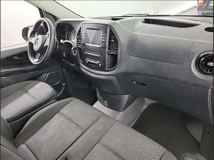 Inchiriere microbuz 8+1 - Mercedes GLE / E Klass VIP - DOAR CU SOFER!
