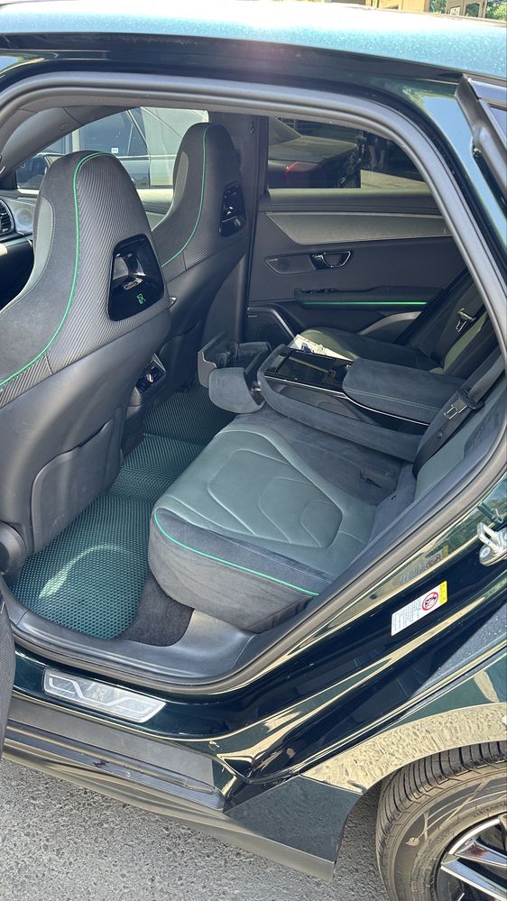 BYD HAN limited edition Green  EV610